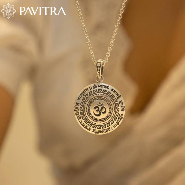 Divine Shield Pendant – Maha Mrityunjaya Mantra